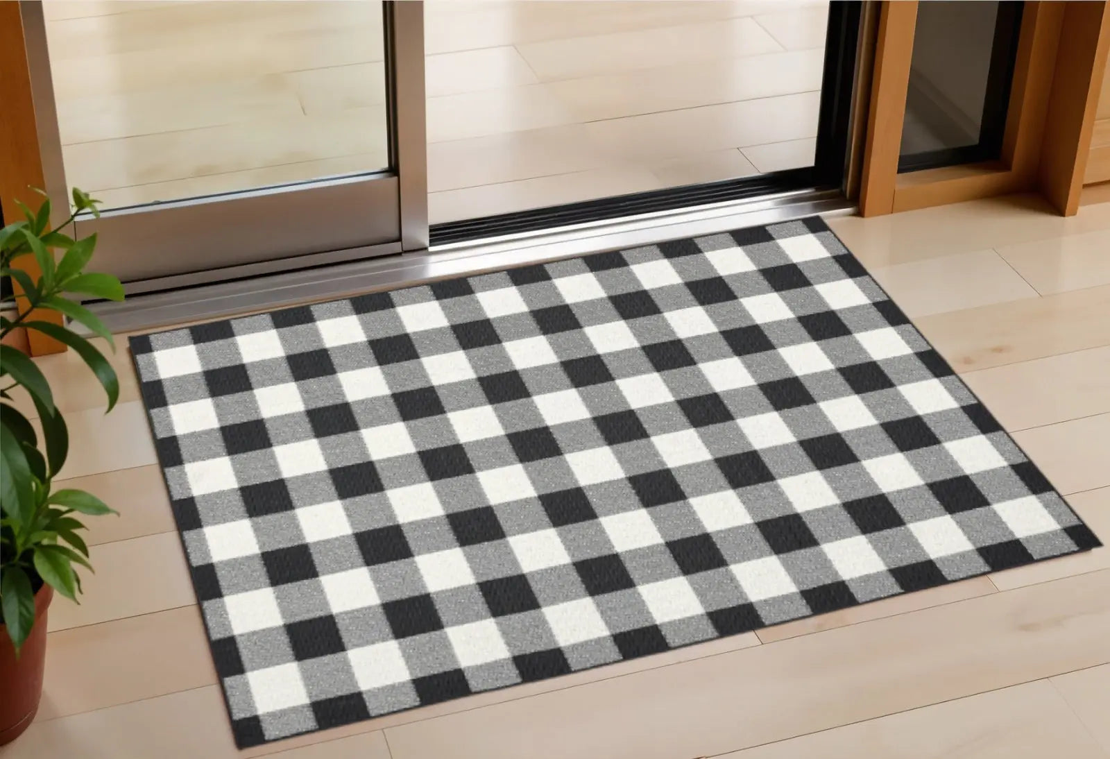 2' X 4' Black And Ivory Indoor Outdoor Area Rug Homeroots Outdoor