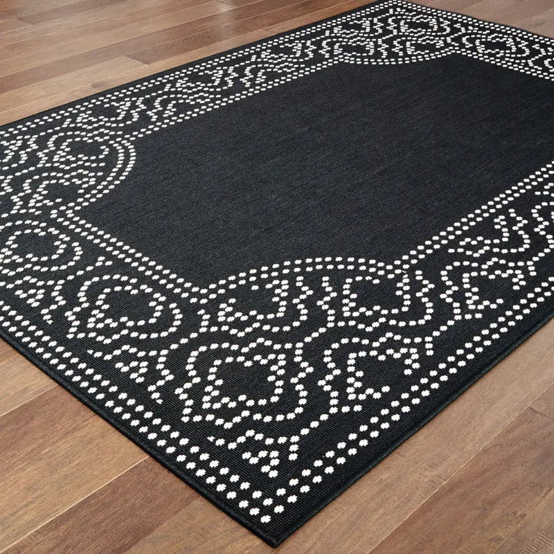 2' X 4' Black and Ivory Stain Resistant Indoor Outdoor Area Rug Homeroots Outdoor