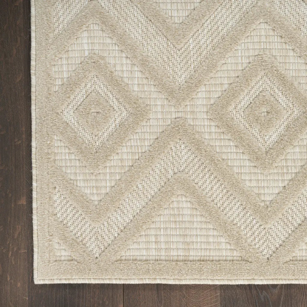 2' X 4' Cream And Beige Geometric Indoor Outdoor Area Rug Homeroots Outdoor