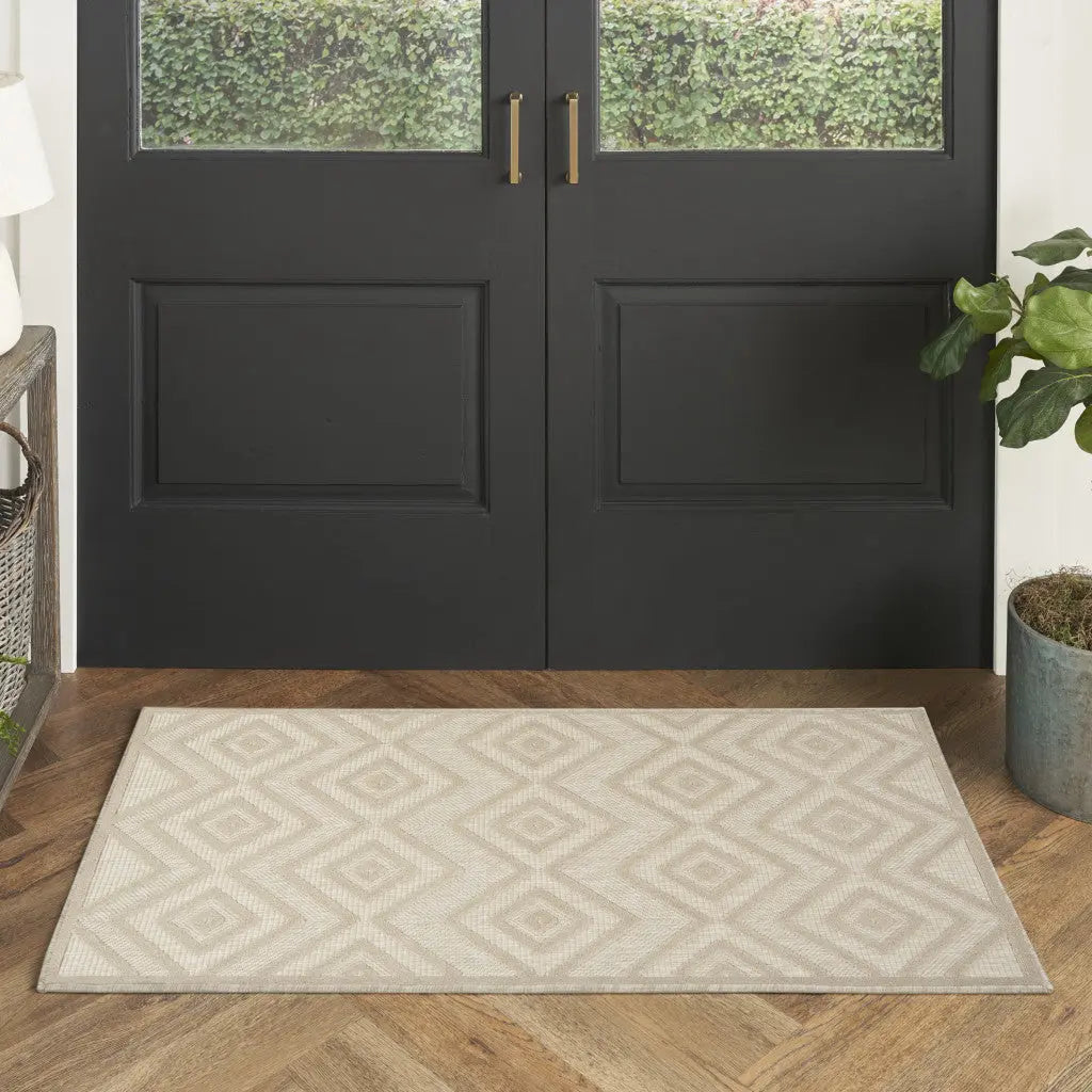 2' X 4' Cream And Beige Geometric Indoor Outdoor Area Rug Homeroots Outdoor
