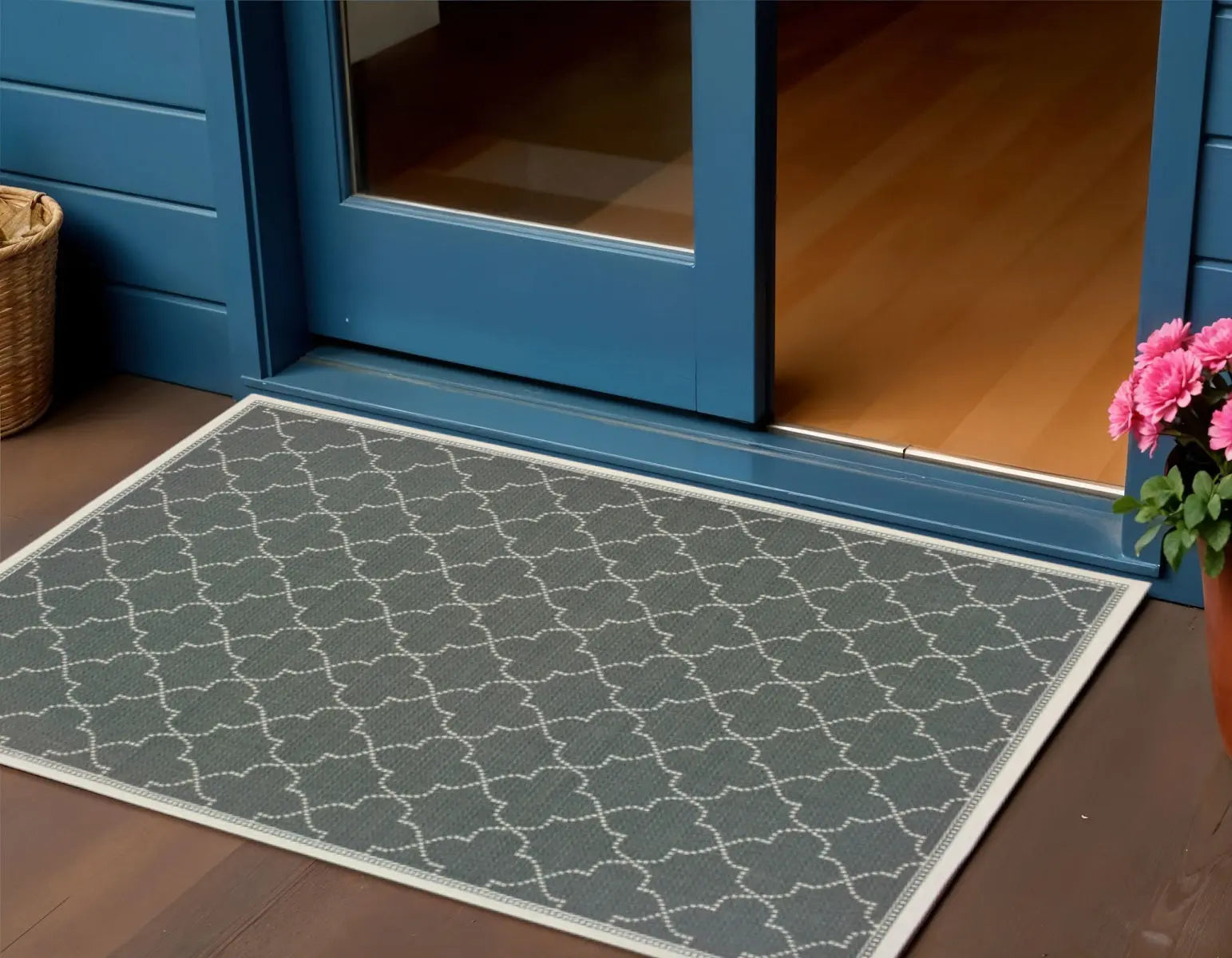 2' X 4' Gray and Ivory Geometric Stain Resistant Indoor Outdoor Area Rug Homeroots Outdoor