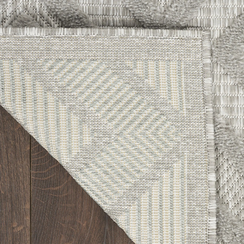 2' X 4' Silver And Gray Geometric Indoor Outdoor Area Rug Homeroots Outdoor