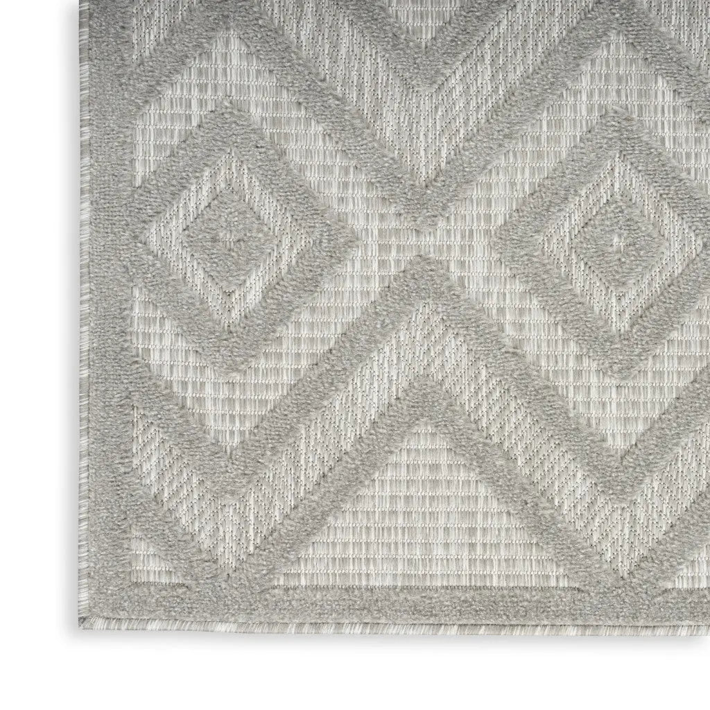 2' X 4' Silver And Gray Geometric Indoor Outdoor Area Rug Homeroots Outdoor