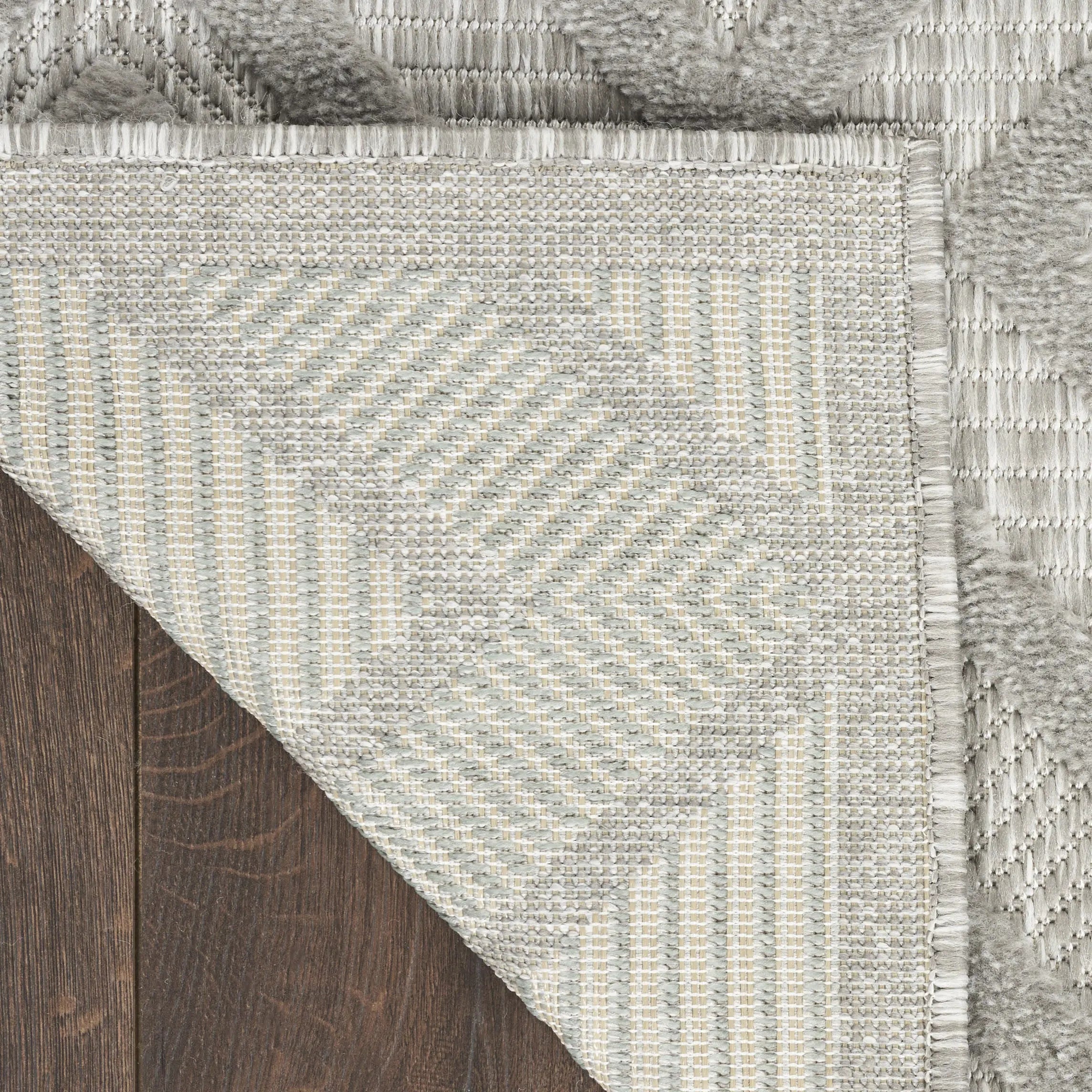 2' X 4' Silver And Gray Geometric Indoor Outdoor Area Rug Homeroots Outdoor