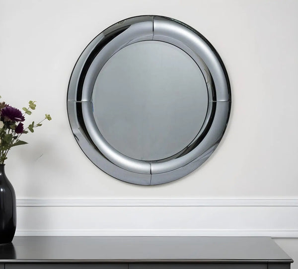 32" Silver Round Curved Frame Accent Mirror Homeroots Bed & Bath