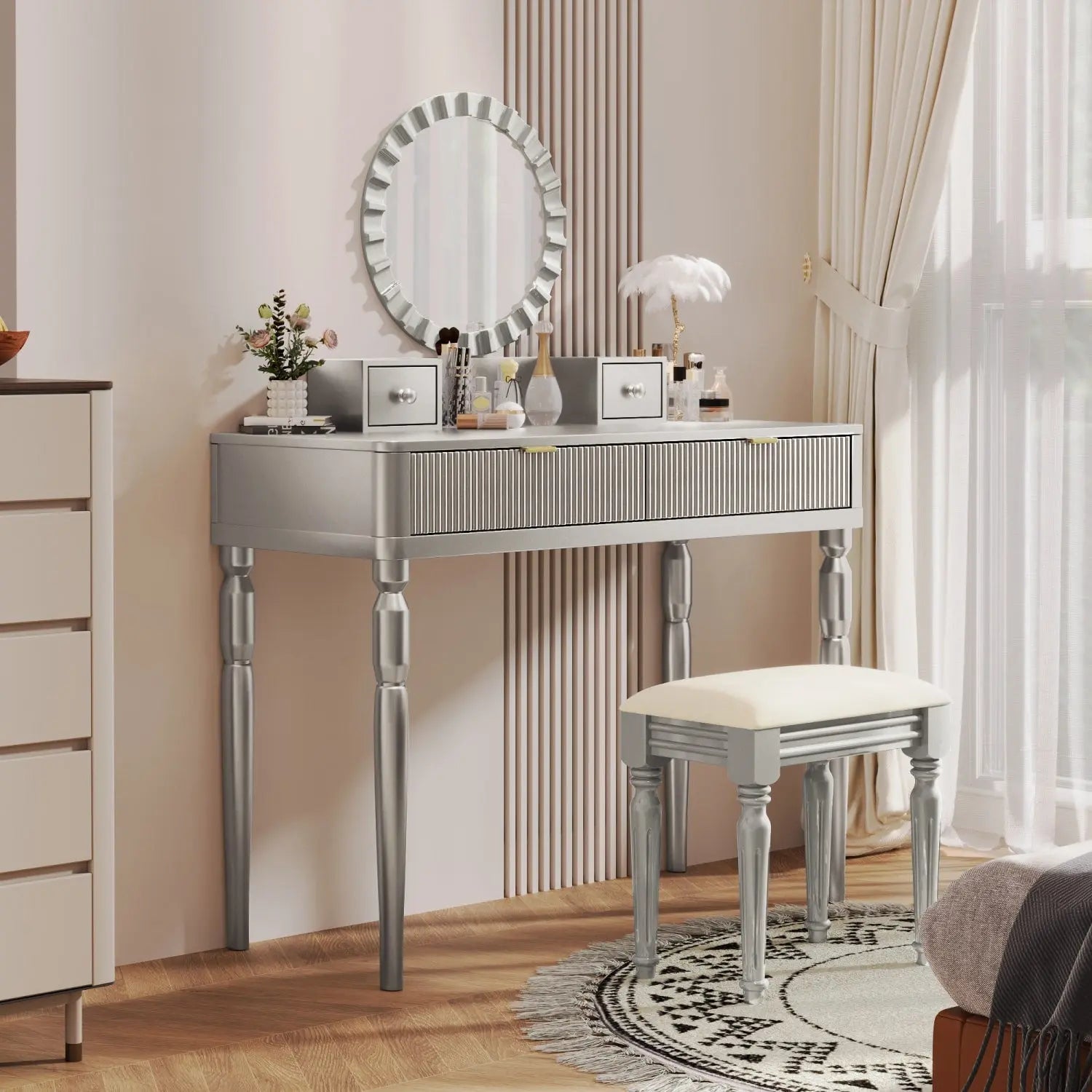 39" Silver Wood Mirrored Vanity Table Homeroots Living Room