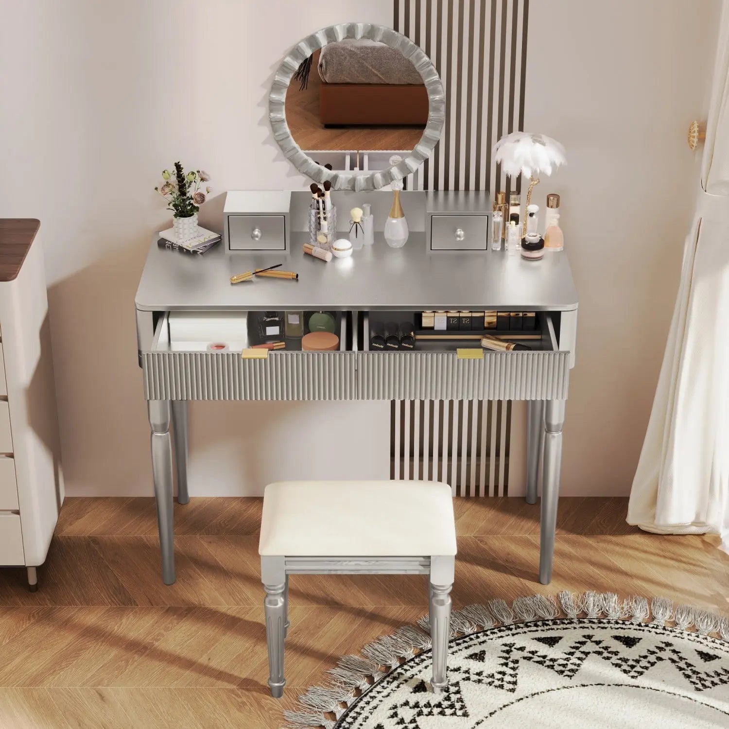 39" Silver Wood Mirrored Vanity Table Homeroots Living Room