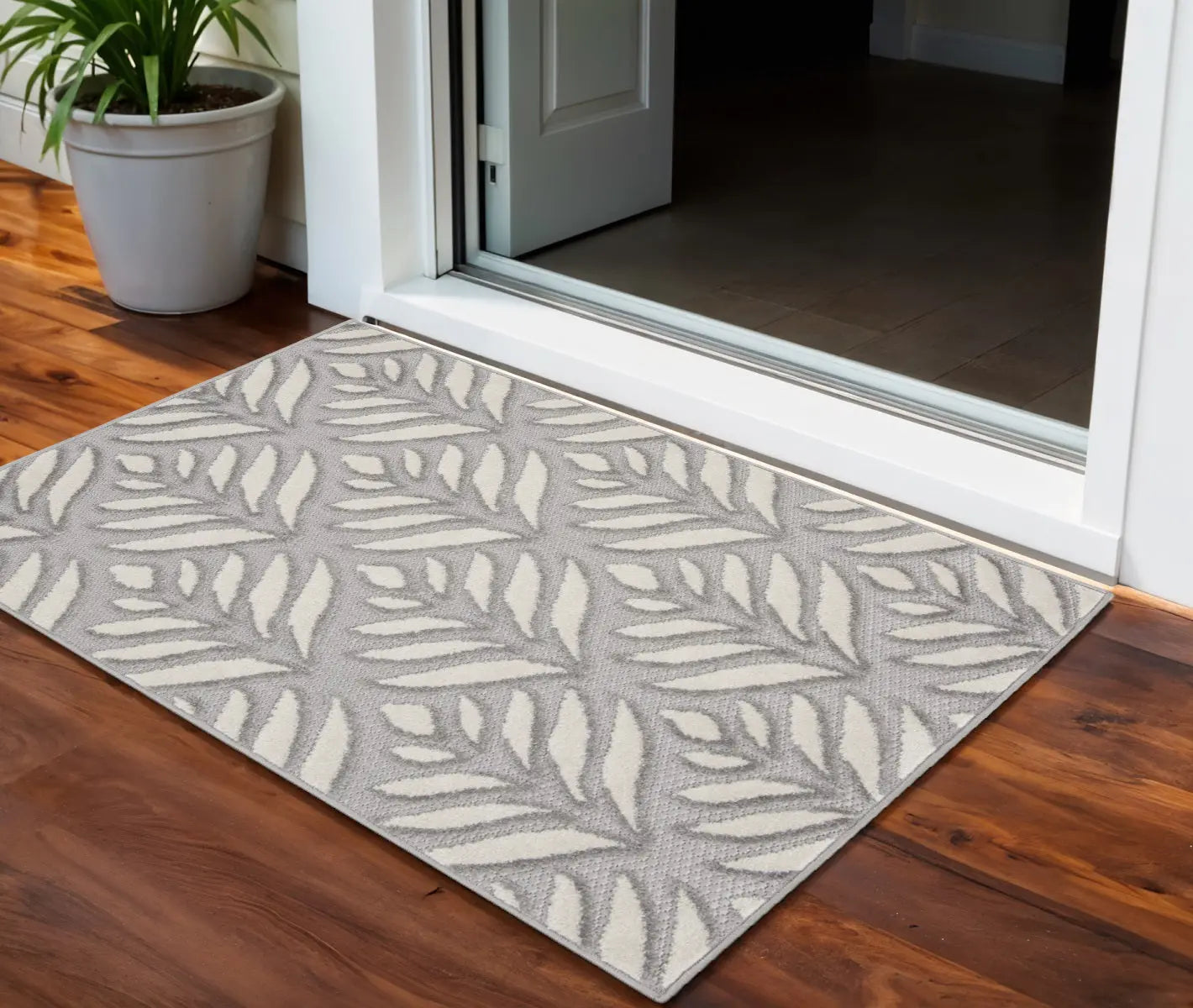 3' X 4' Gray Floral Indoor Outdoor Area Rug Homeroots Outdoor