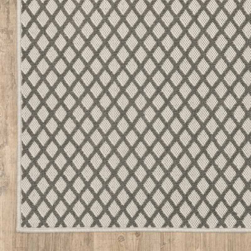 3' X 5' Beige Geometric Stain Resistant Indoor Outdoor Area Rug Homeroots Outdoor