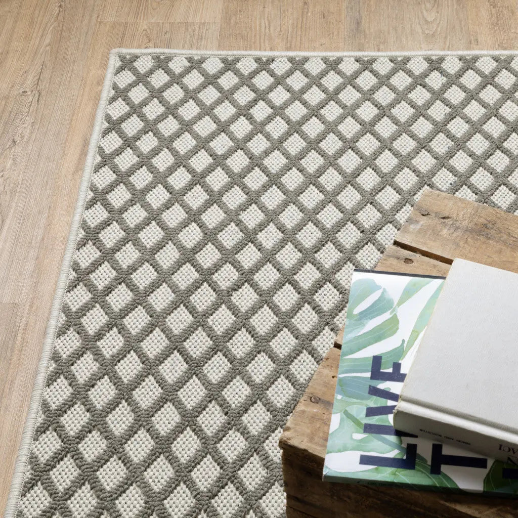 3' X 5' Beige Geometric Stain Resistant Indoor Outdoor Area Rug Homeroots Outdoor