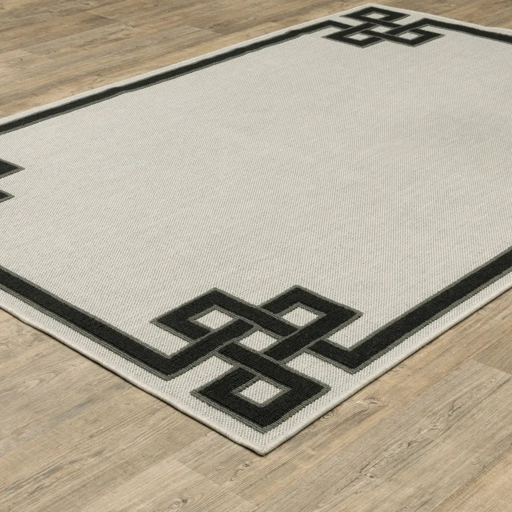 3' X 5' Beige and Black Stain Resistant Indoor Outdoor Area Rug Homeroots Outdoor
