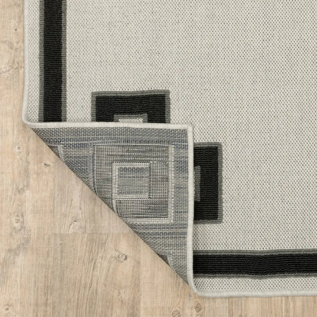 3' X 5' Beige and Black Stain Resistant Indoor Outdoor Area Rug Homeroots Outdoor