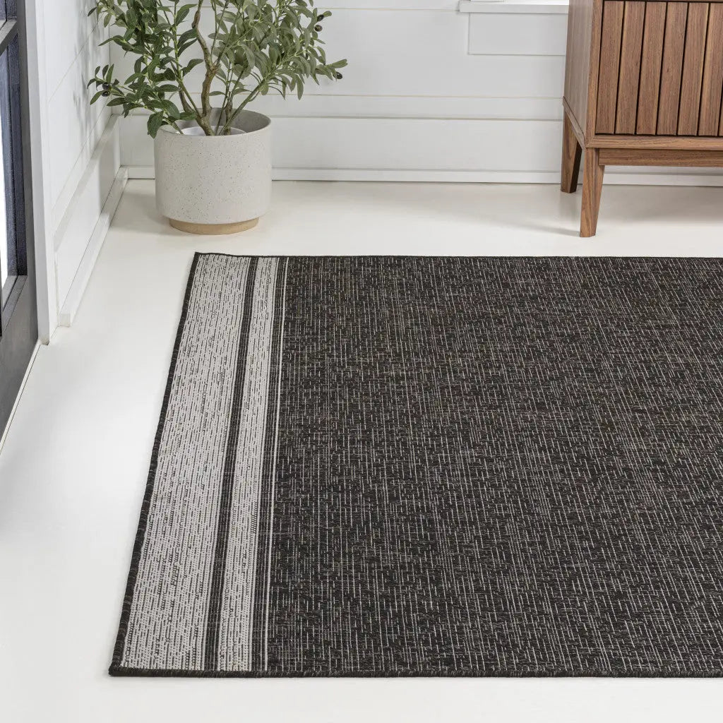 3' X 5' Black And Cream Indoor Outdoor Area Rug Homeroots Outdoor