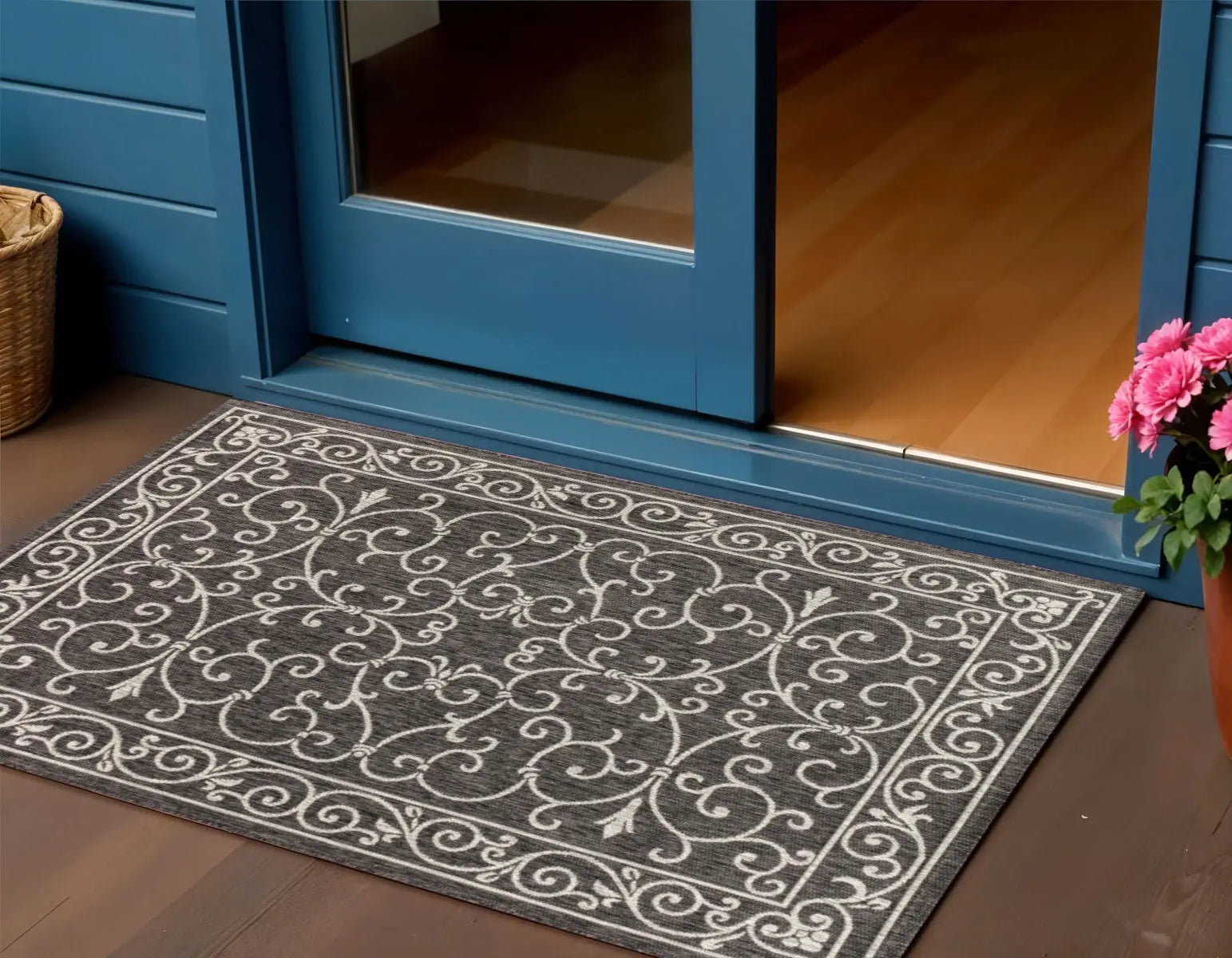 3' X 5' Black And Gray Medallion Indoor Outdoor Area Rug Homeroots Outdoor