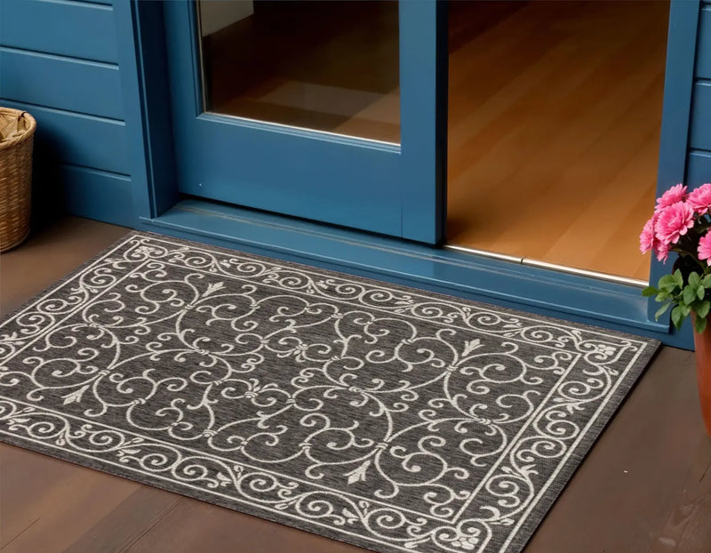 3' X 5' Black And Gray Medallion Indoor Outdoor Area Rug Homeroots Outdoor