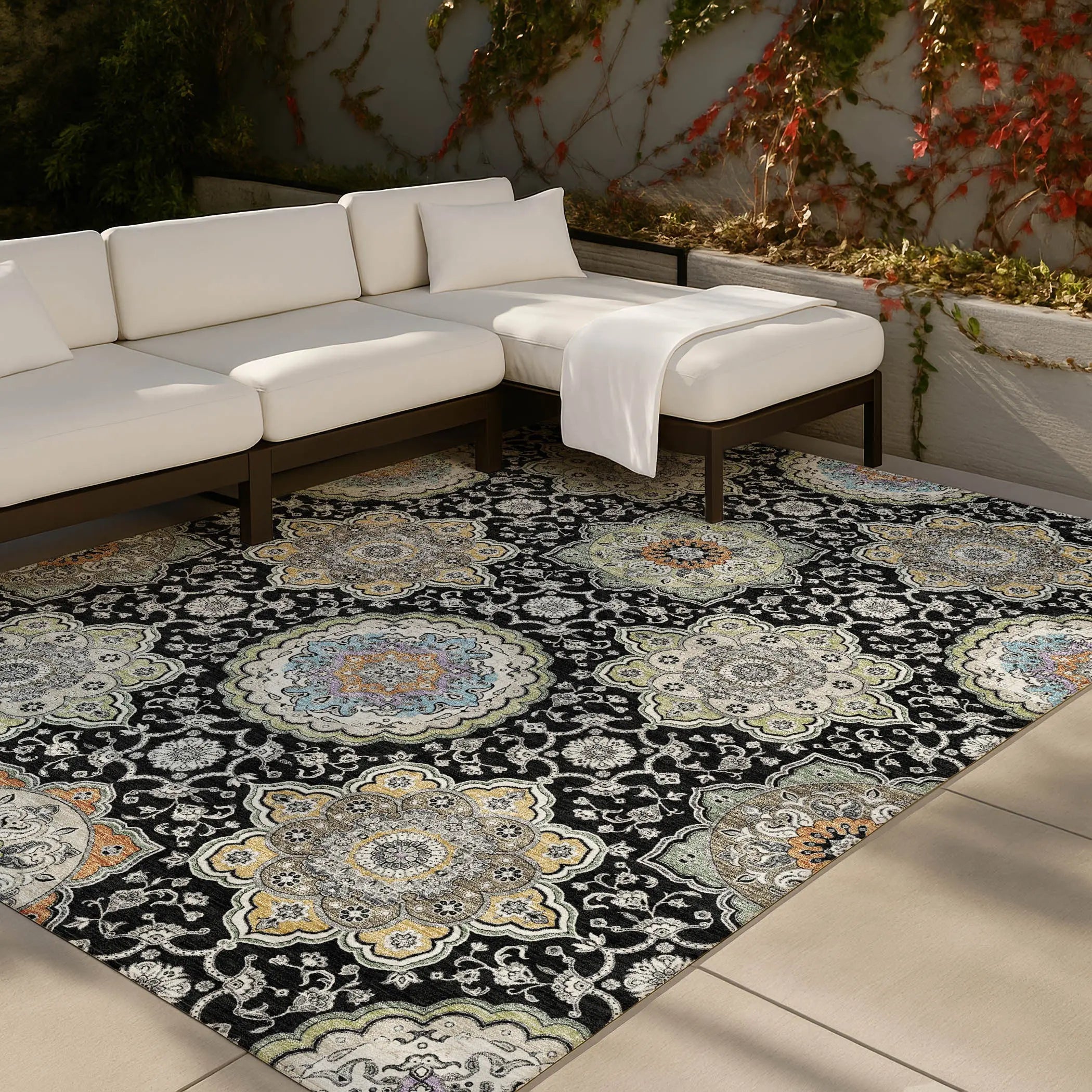 3' X 5' Black And Ivory Floral Medallion Washable Indoor Outdoor Area Rug Homeroots Outdoor