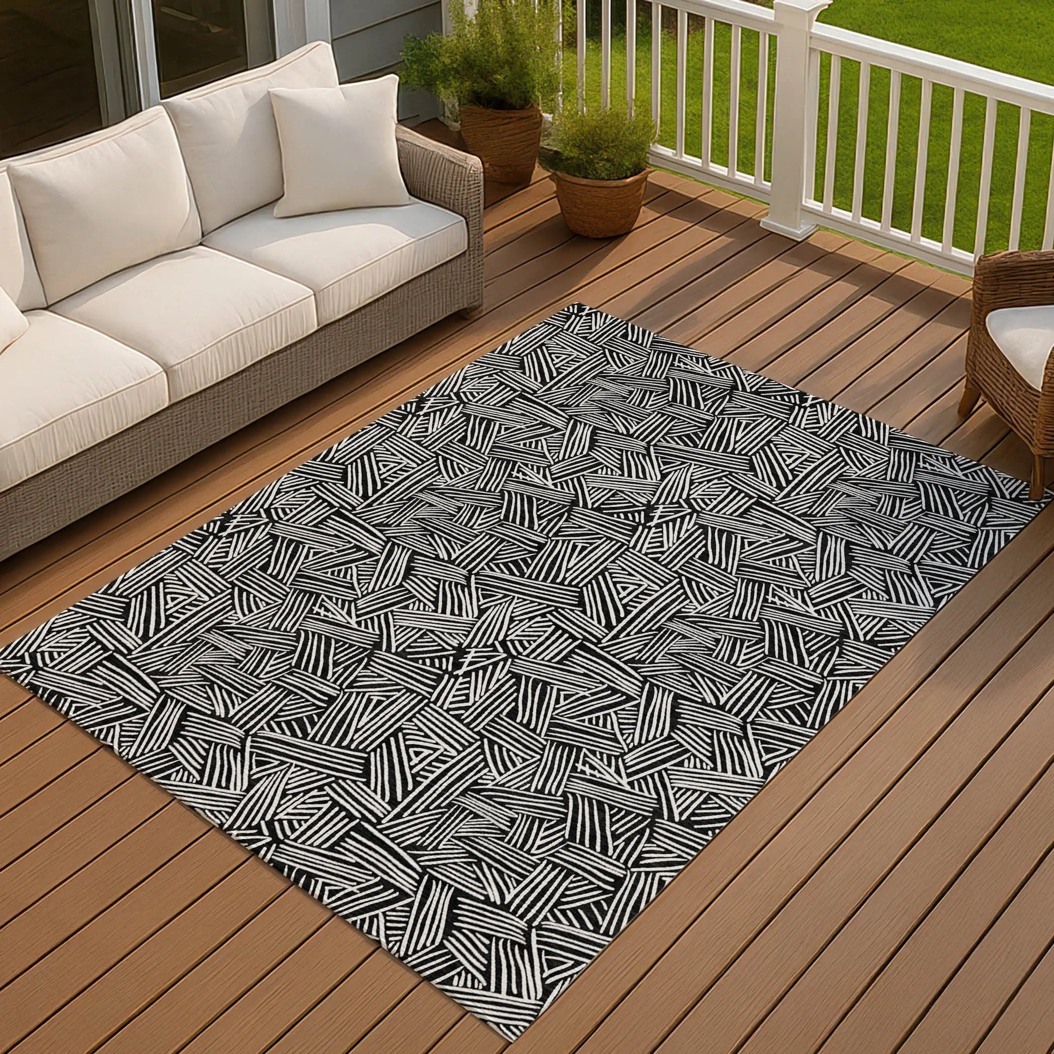 3' X 5' Black And Ivory Geometric Washable Indoor Outdoor Area Rug Homeroots Outdoor