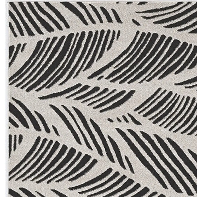 3' X 5' Black And White Floral Indoor Outdoor Area Rug Homeroots Outdoor