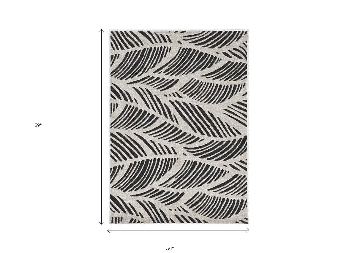 3' X 5' Black And White Floral Indoor Outdoor Area Rug Homeroots Outdoor