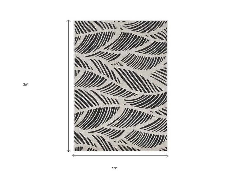 3' X 5' Black And White Floral Indoor Outdoor Area Rug Homeroots Outdoor
