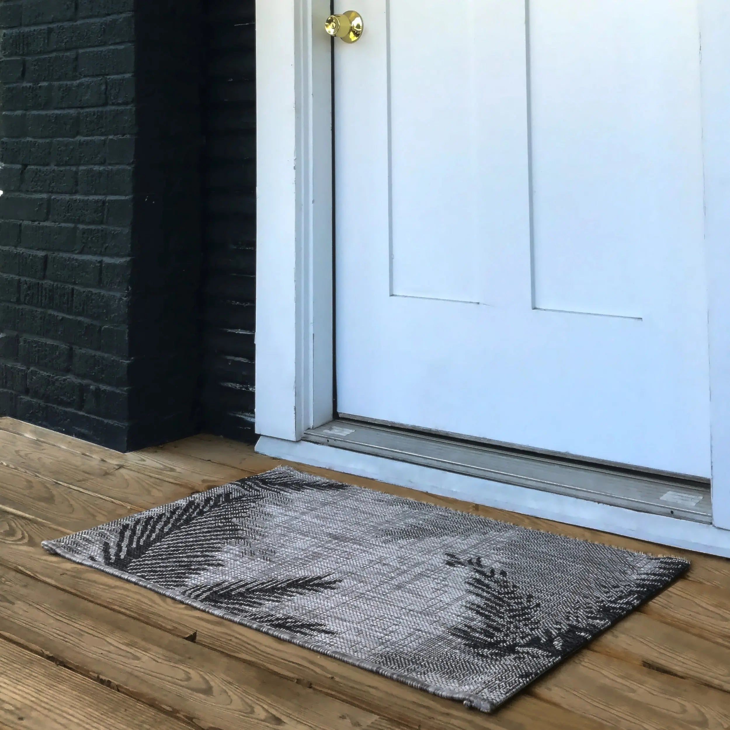 3' X 5' Black and Taupe Palm Leaf Stain Resistant Indoor Outdoor Area Rug Homeroots Outdoor