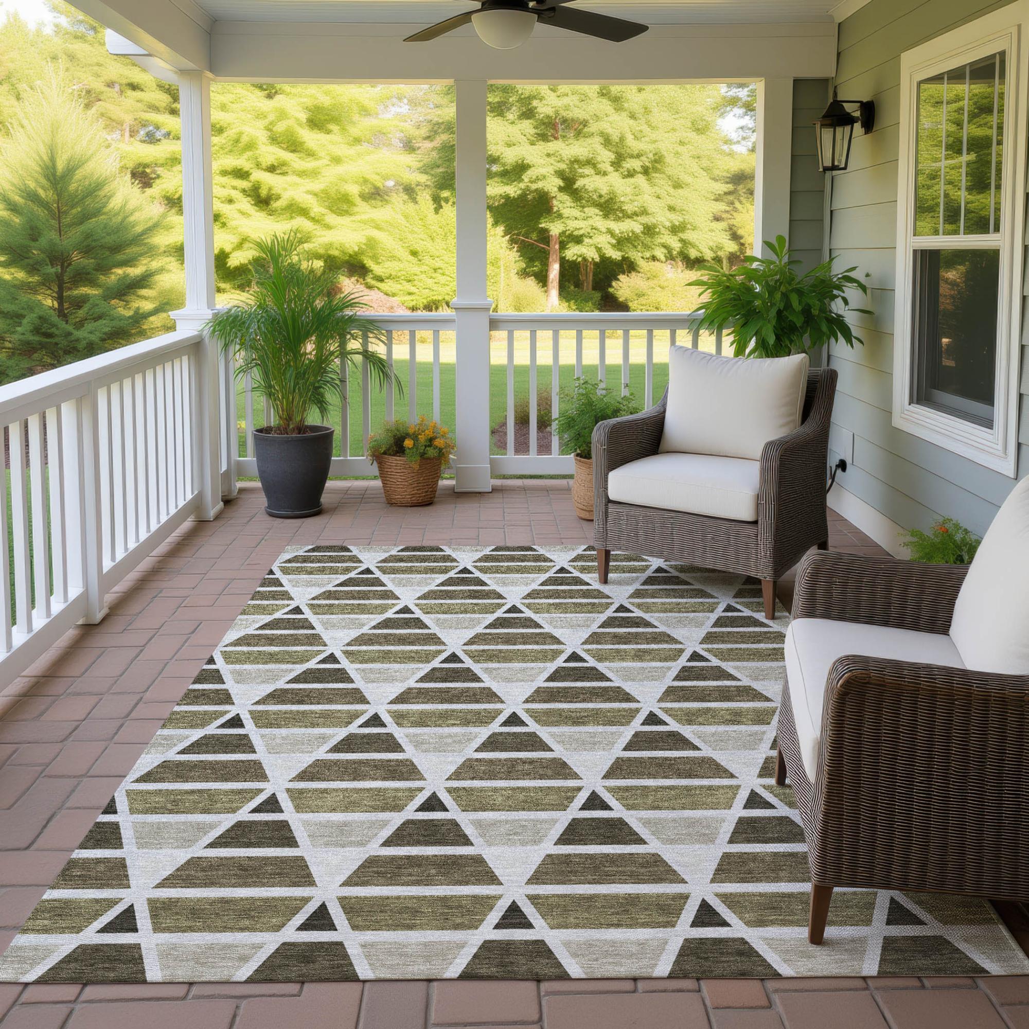 3' X 5' Brown And Pewter Geometric Washable Indoor Outdoor Area Rug Homeroots Outdoor
