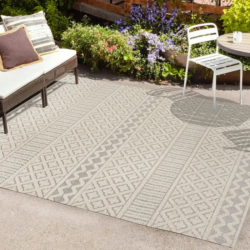 3' X 5' Cream And Gray Trellis Indoor Outdoor Area Rug - GreatEagleInc