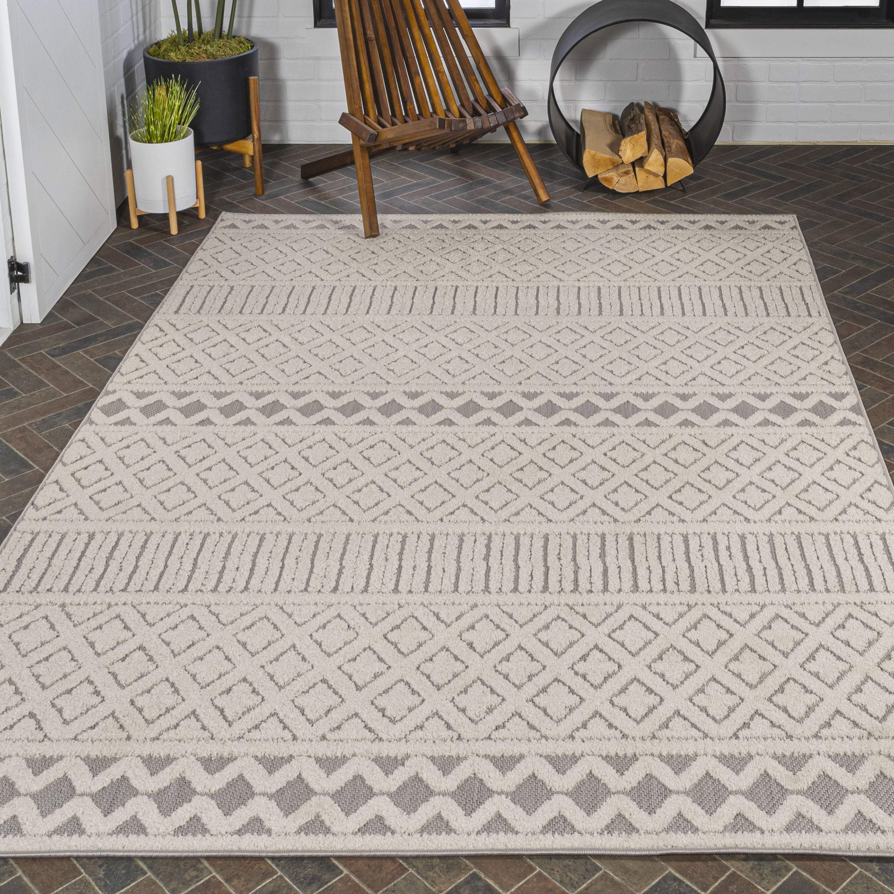 3' X 5' Cream And Gray Trellis Indoor Outdoor Area Rug - GreatEagleInc