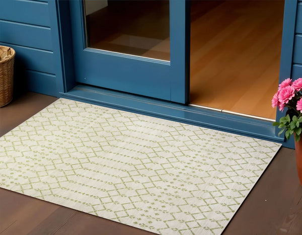3' X 5' Cream And Green Trellis Indoor Outdoor Area Rug Homeroots Outdoor
