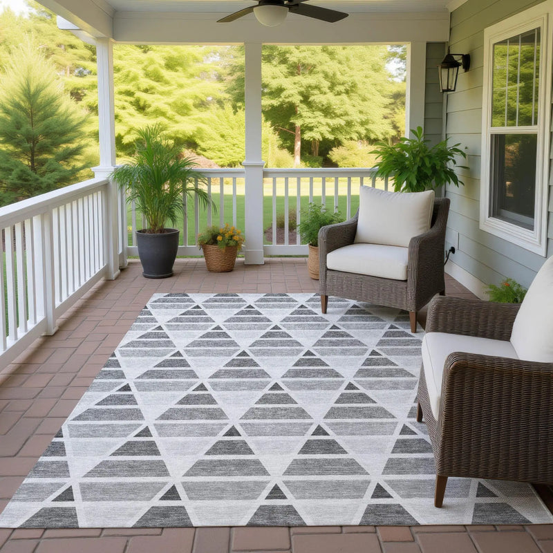 3' X 5' Gray And Silver Geometric Washable Indoor Outdoor Area Rug Homeroots Outdoor