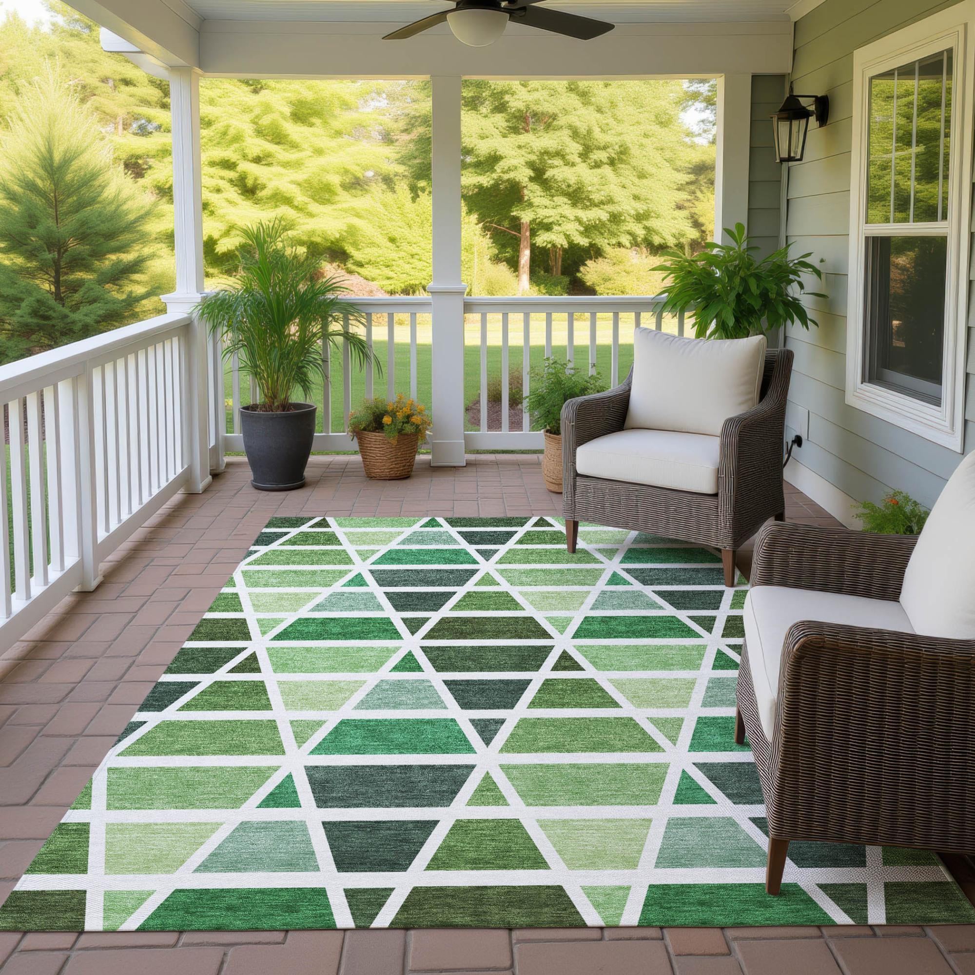 3' X 5' Green And White Geometric Washable Indoor Outdoor Area Rug Homeroots Outdoor