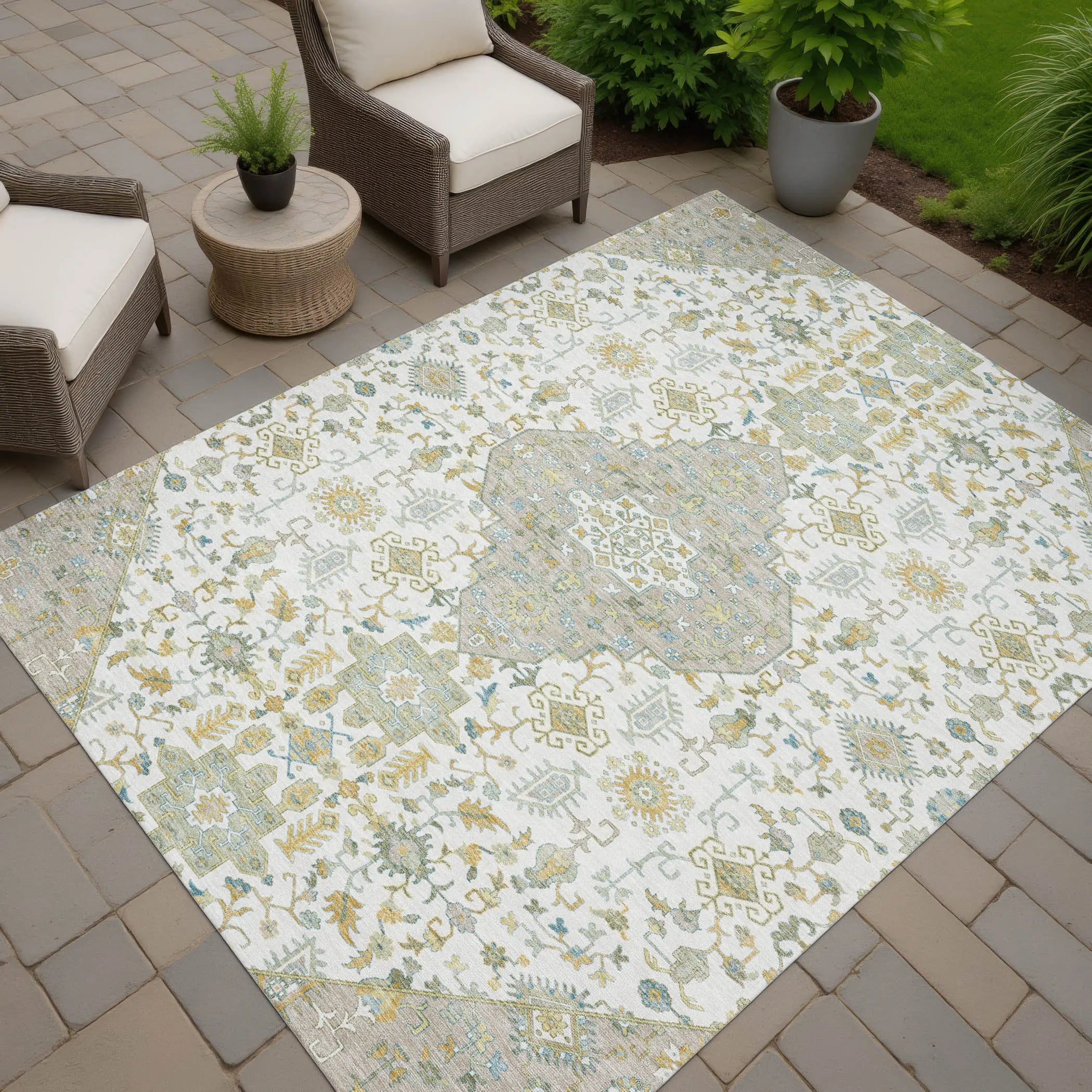 3' X 5' Ivory And Green Medallion Washable Indoor Outdoor Area Rug Homeroots Outdoor