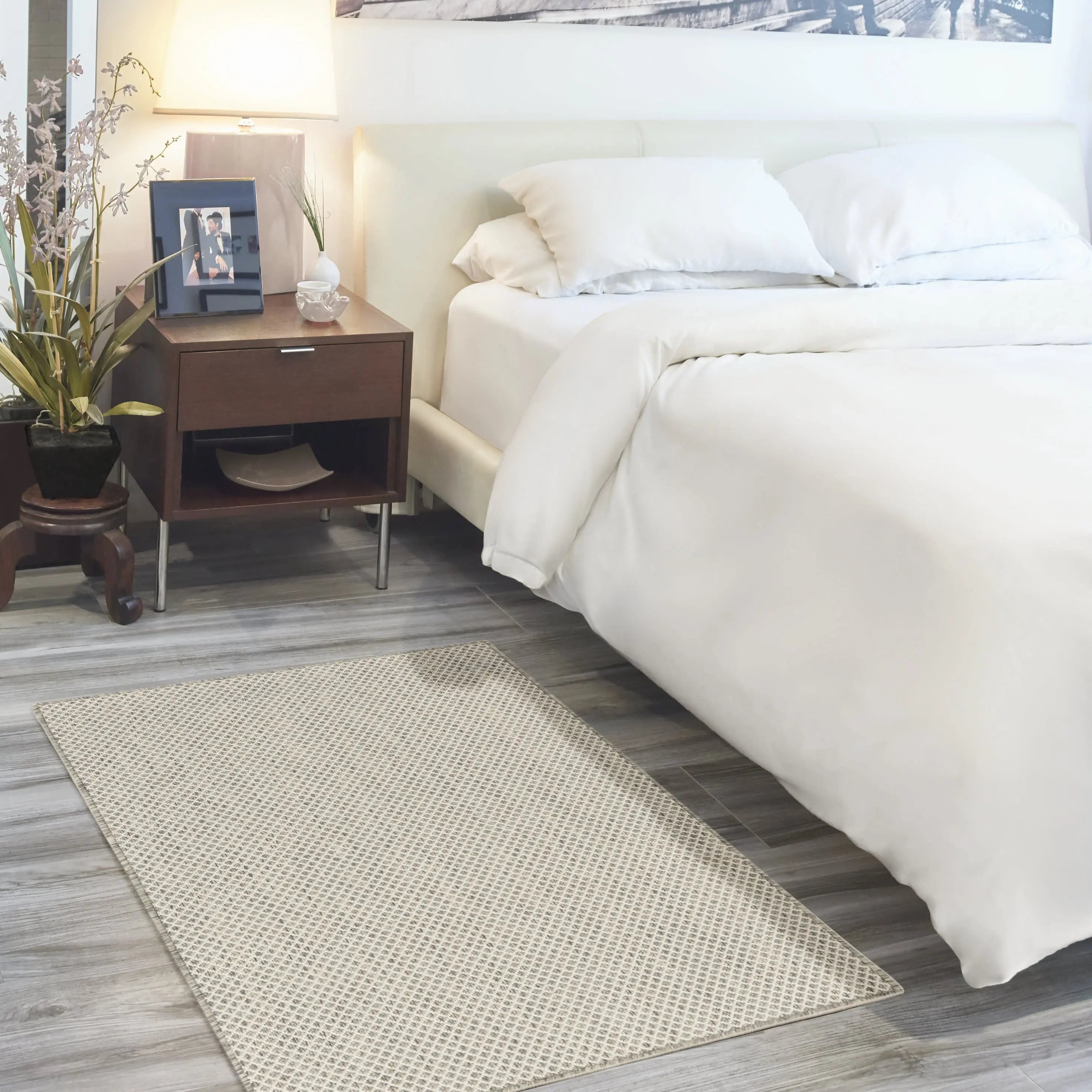 3' X 5' Ivory And Silver Geometric Indoor Outdoor Area Rug - GreatEagleInc