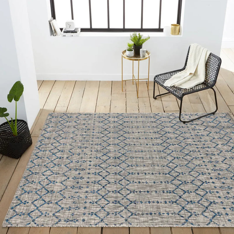 3' X 5' Light Gray And Navy Blue Trellis Indoor Outdoor Area Rug Homeroots Outdoor
