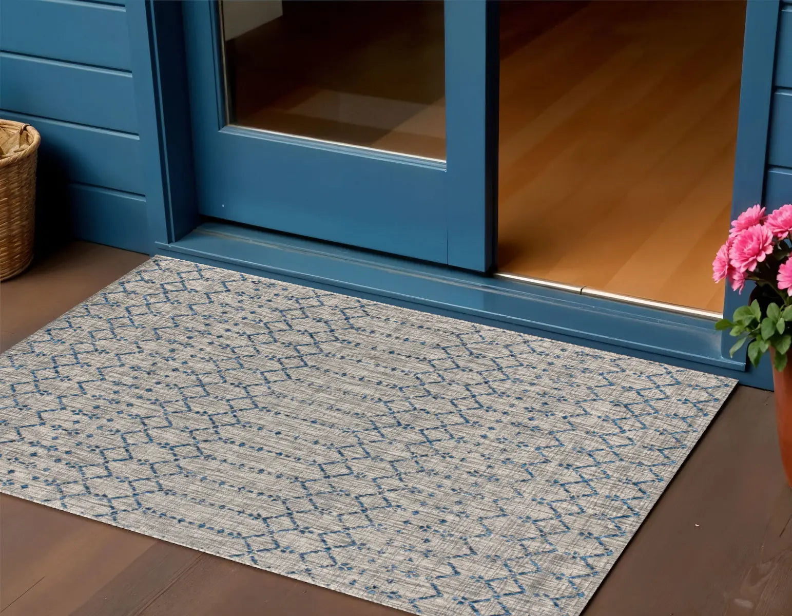 3' X 5' Light Gray And Navy Blue Trellis Indoor Outdoor Area Rug Homeroots Outdoor