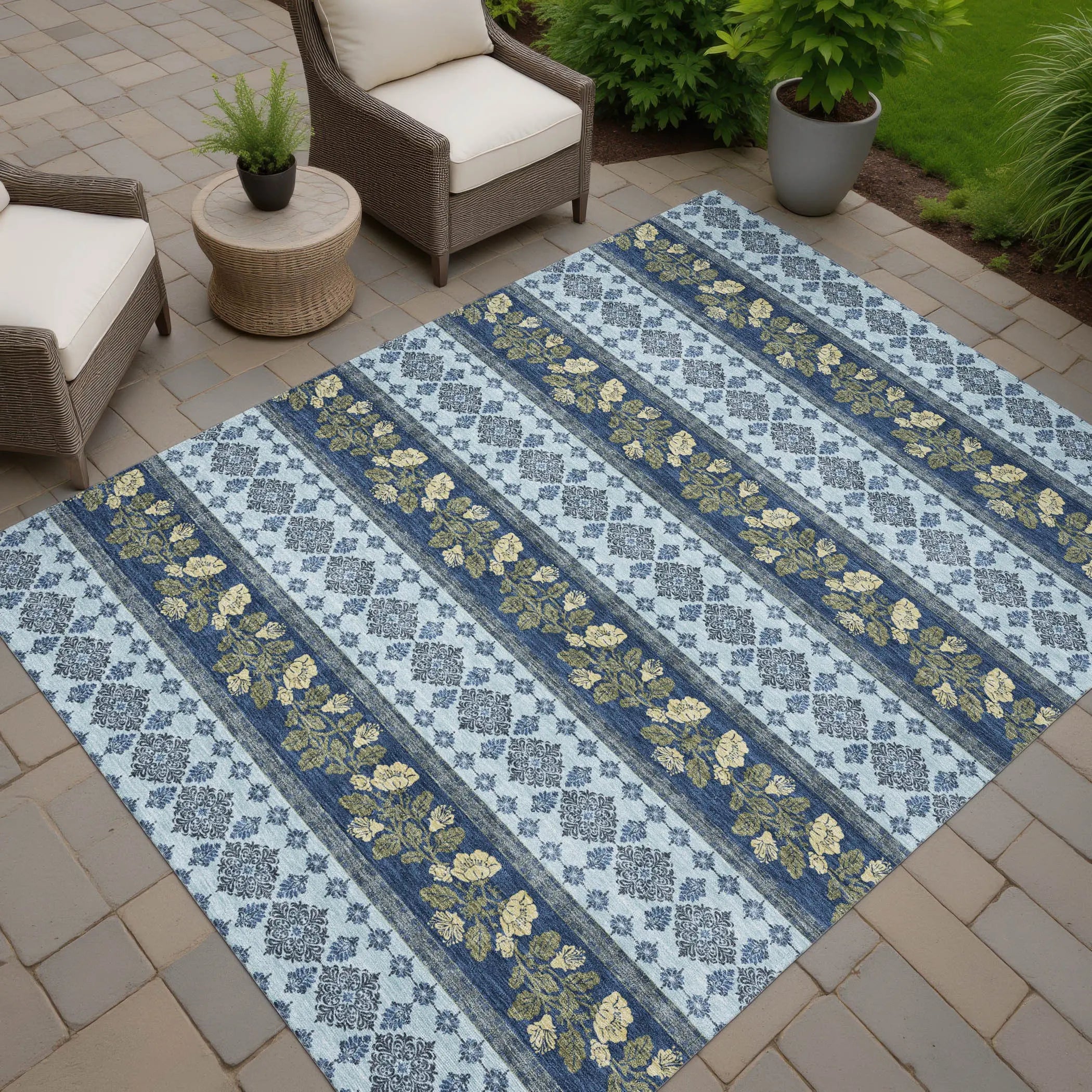 3' X 5' Navy Blue And Sky Blue Striped Washable Indoor Outdoor Area Rug Homeroots Outdoor