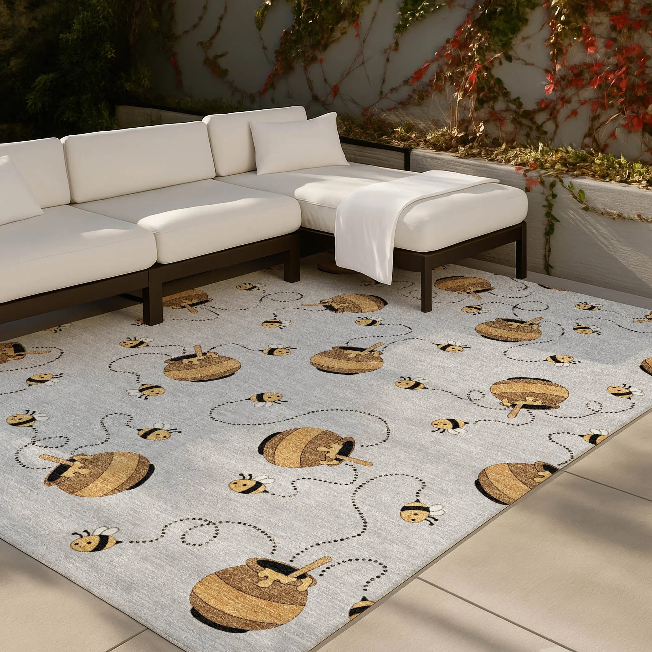 3' X 5' Silver And Beige Geometric Washable Indoor Outdoor Area Rug Homeroots Outdoor