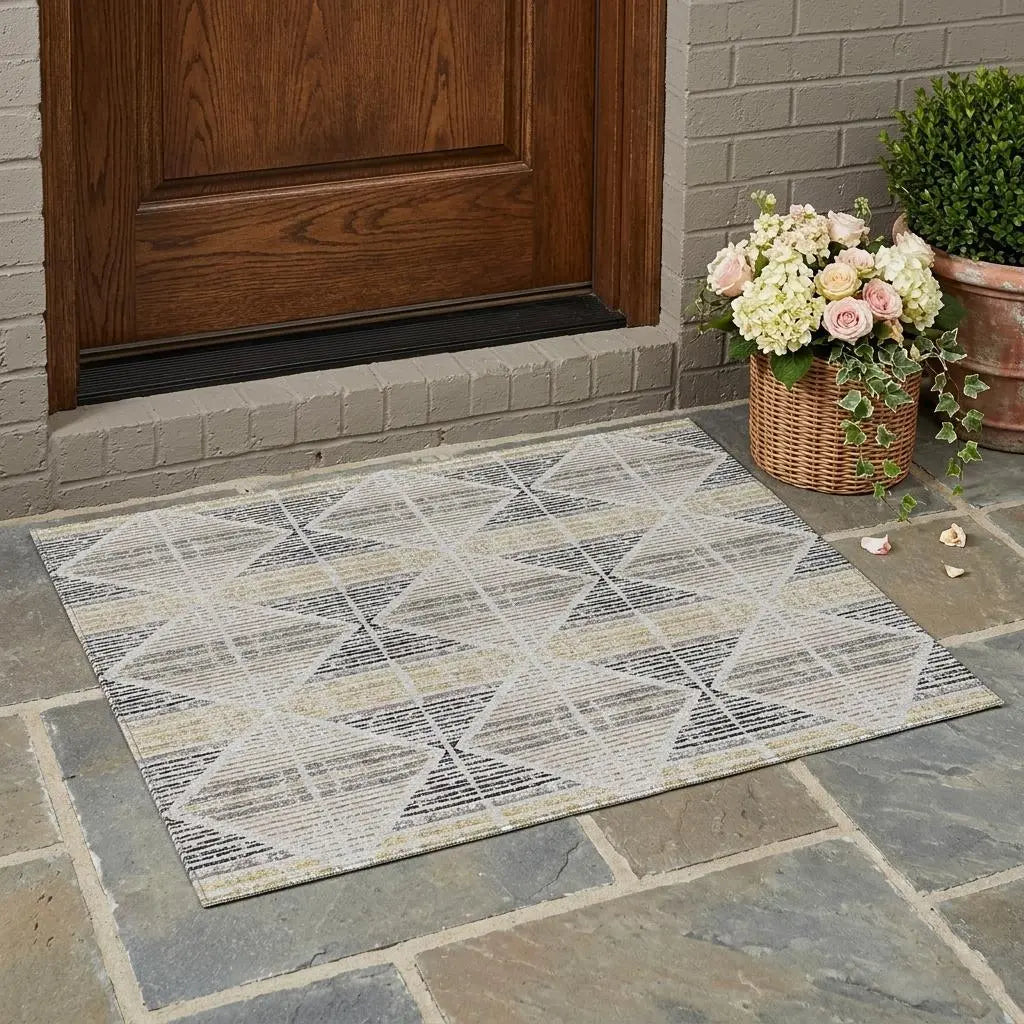 3' X 5' Silver And Beige Geometric Washable Indoor Outdoor Area Rug Homeroots Outdoor