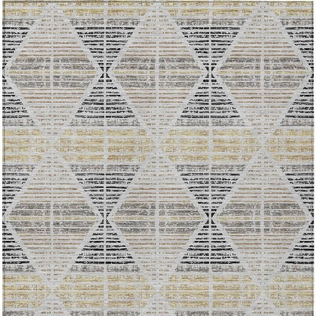 3' X 5' Silver And Beige Geometric Washable Indoor Outdoor Area Rug Homeroots Outdoor