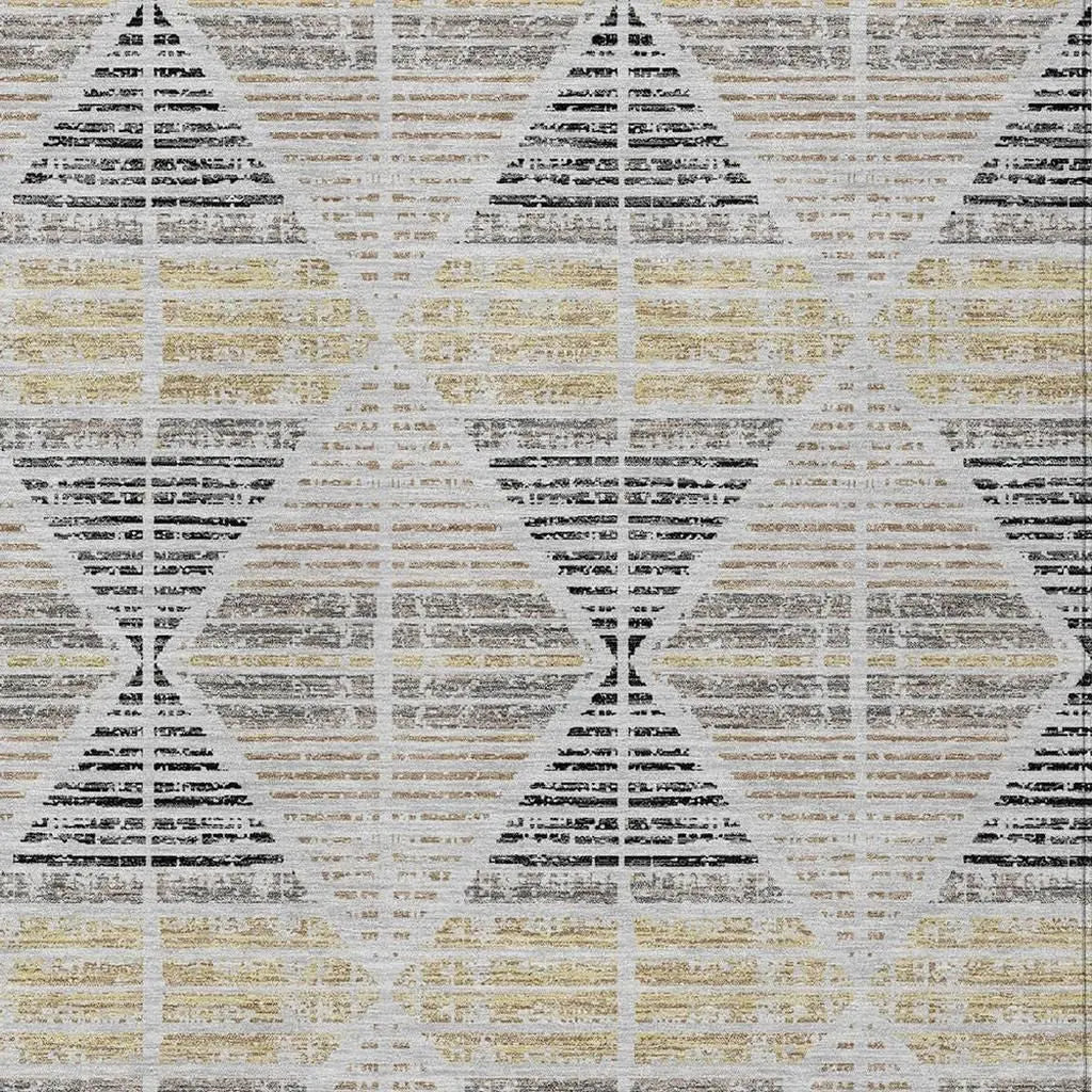 3' X 5' Silver And Beige Geometric Washable Indoor Outdoor Area Rug Homeroots Outdoor