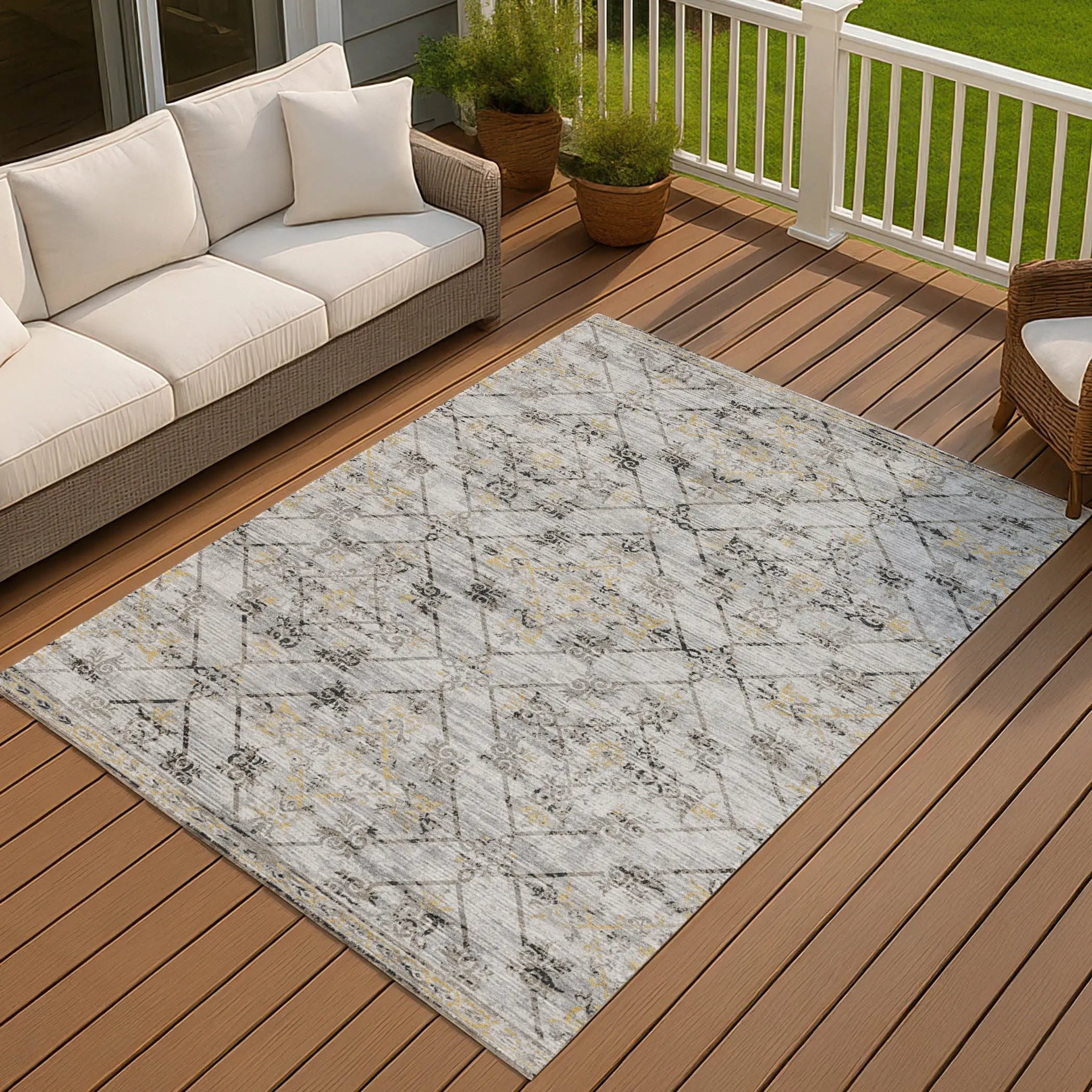 3' X 5' Silver And Ivory Geometric Washable Indoor Outdoor Area Rug Homeroots Outdoor