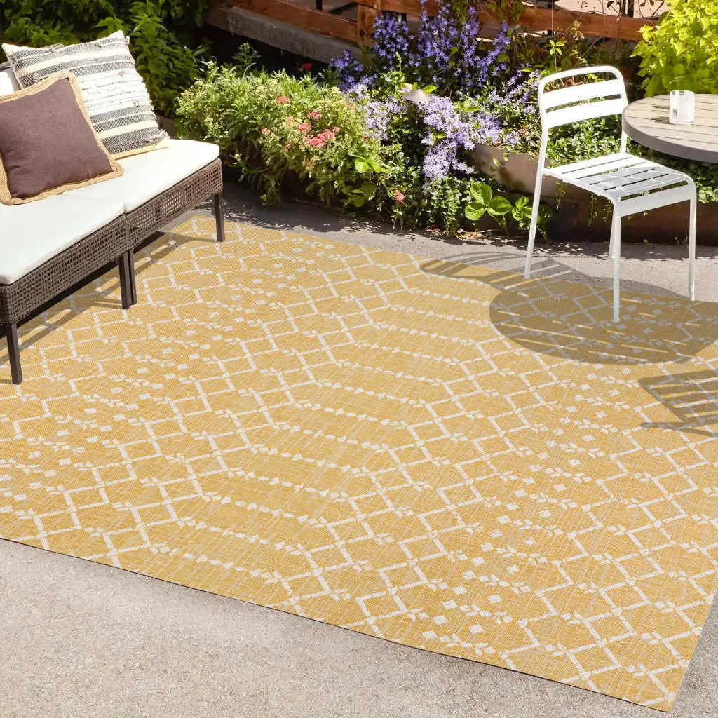 3' X 5' Yellow And Cream Trellis Indoor Outdoor Area Rug Homeroots Outdoor
