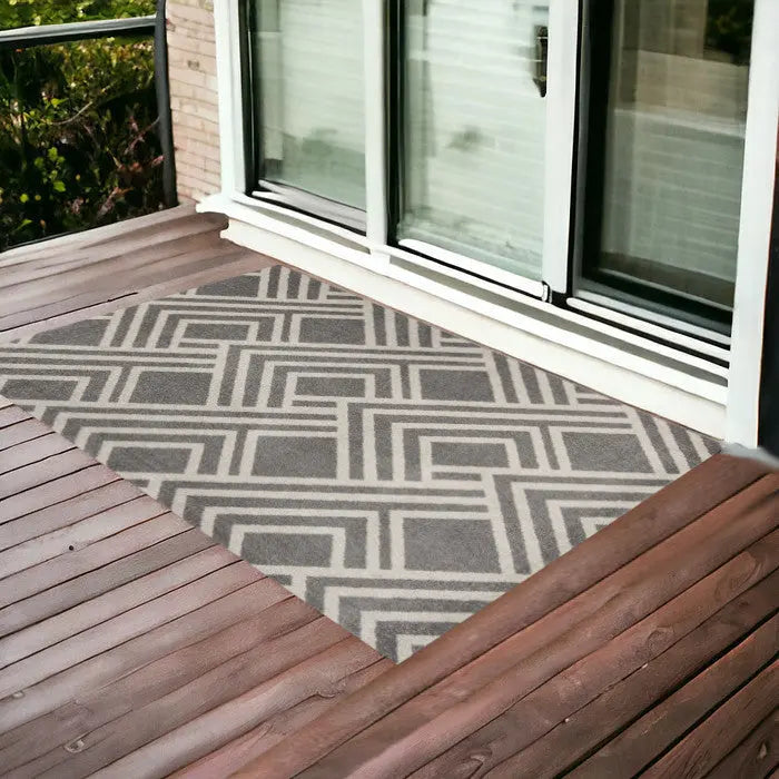 3'X5' Grey Machine Woven Uv Treated Geometric Indoor Outdoor Area Rug Homeroots Outdoor