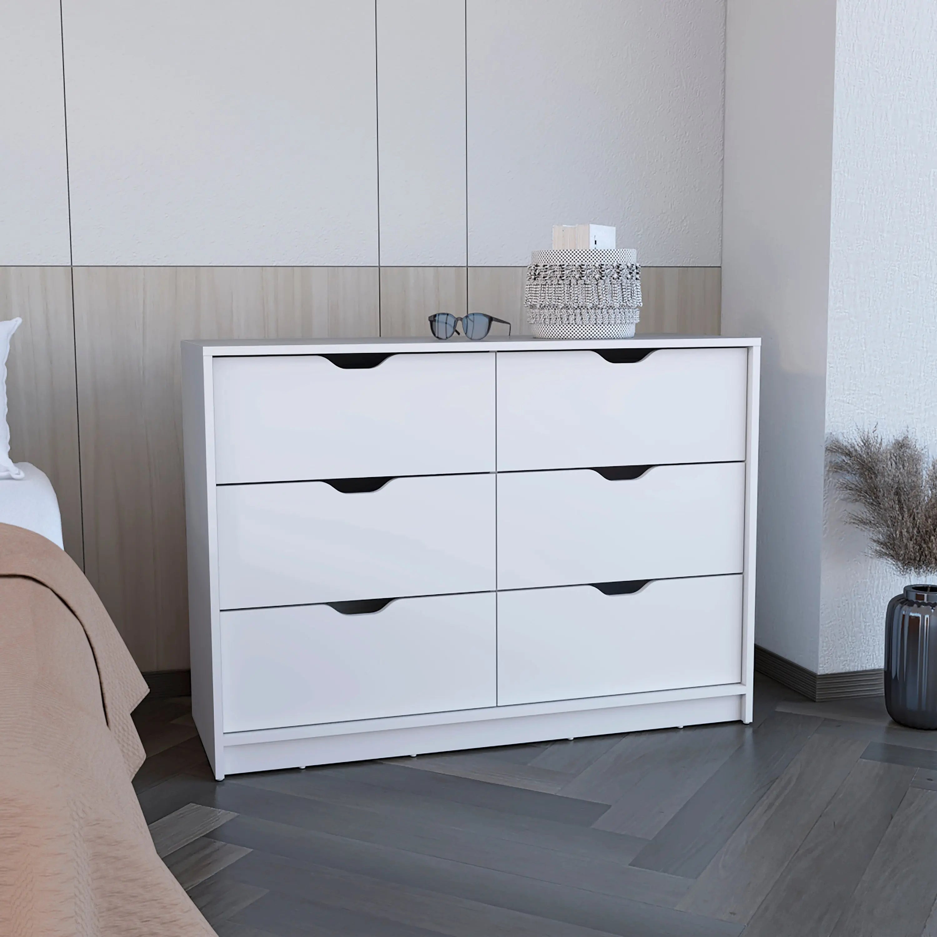 42" White Six Drawer Double Dresser Homeroots Bed & Bath