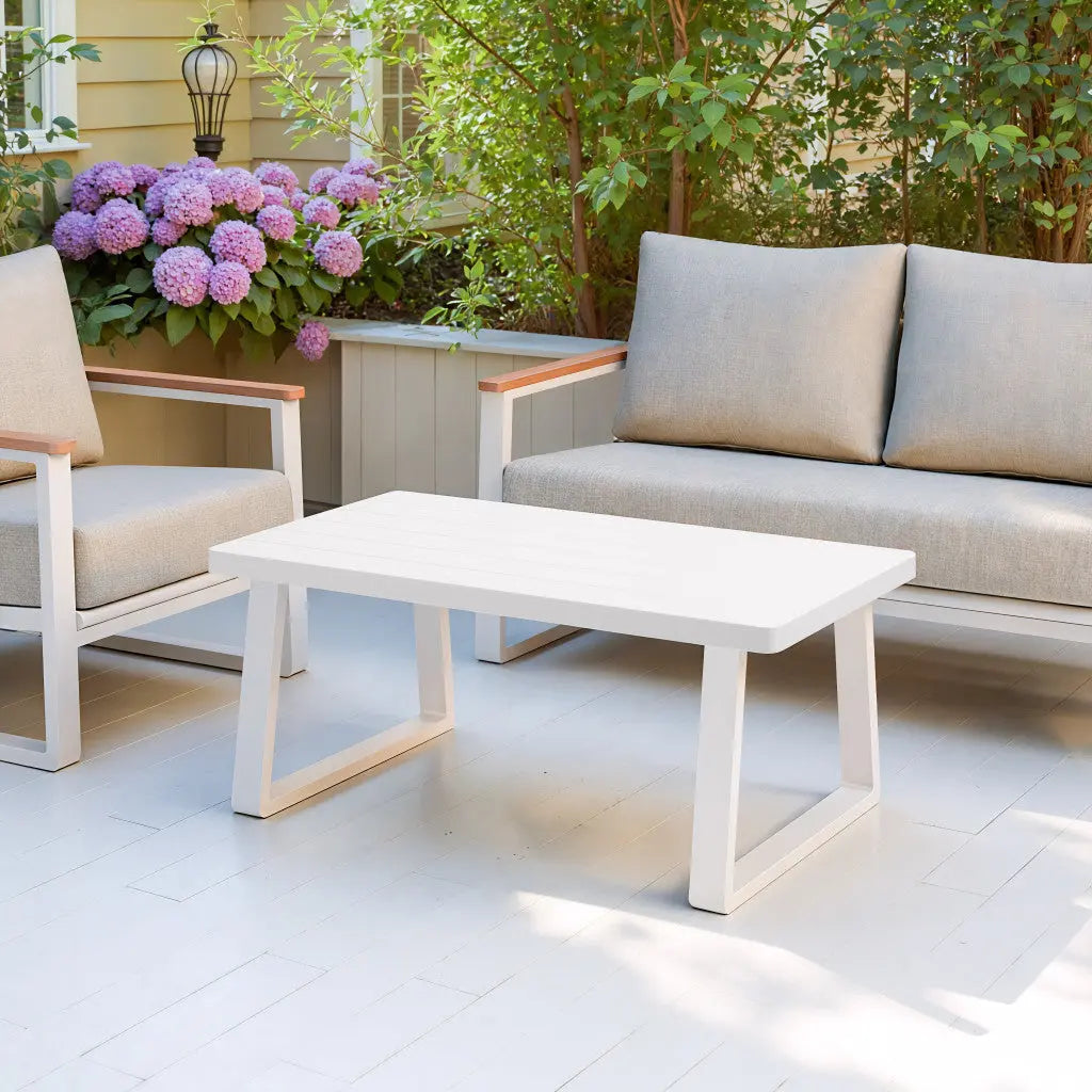 43" White Aluminum Outdoor Coffee Table - GreatEagleInc