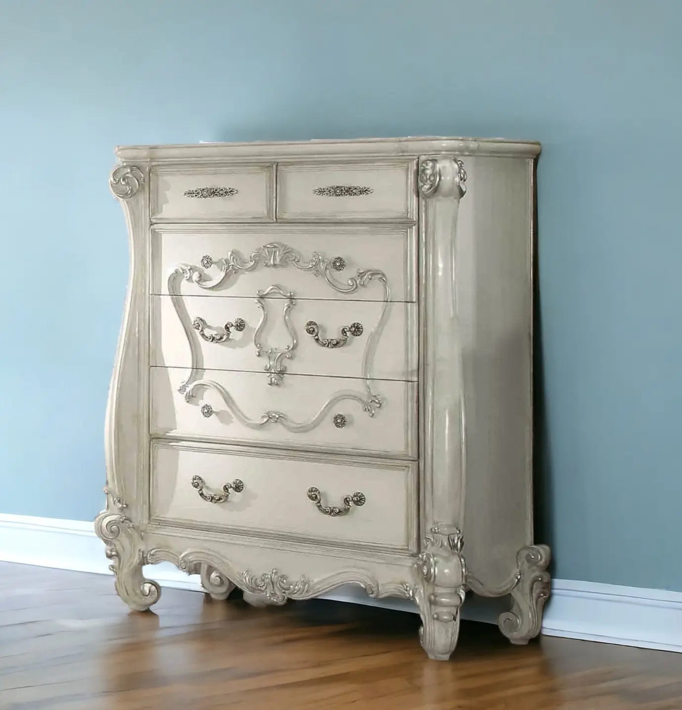 47" White Solid Wood Standard Chest Homeroots Bed & Bath