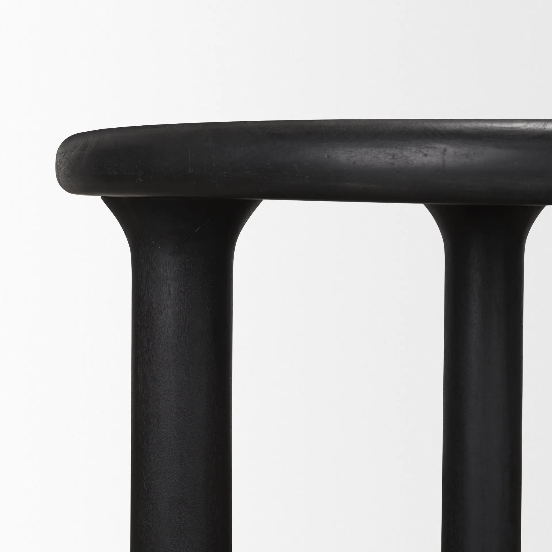 48" Black Solid Wood Round Top Dining Table Homeroots Kitchen & Dining