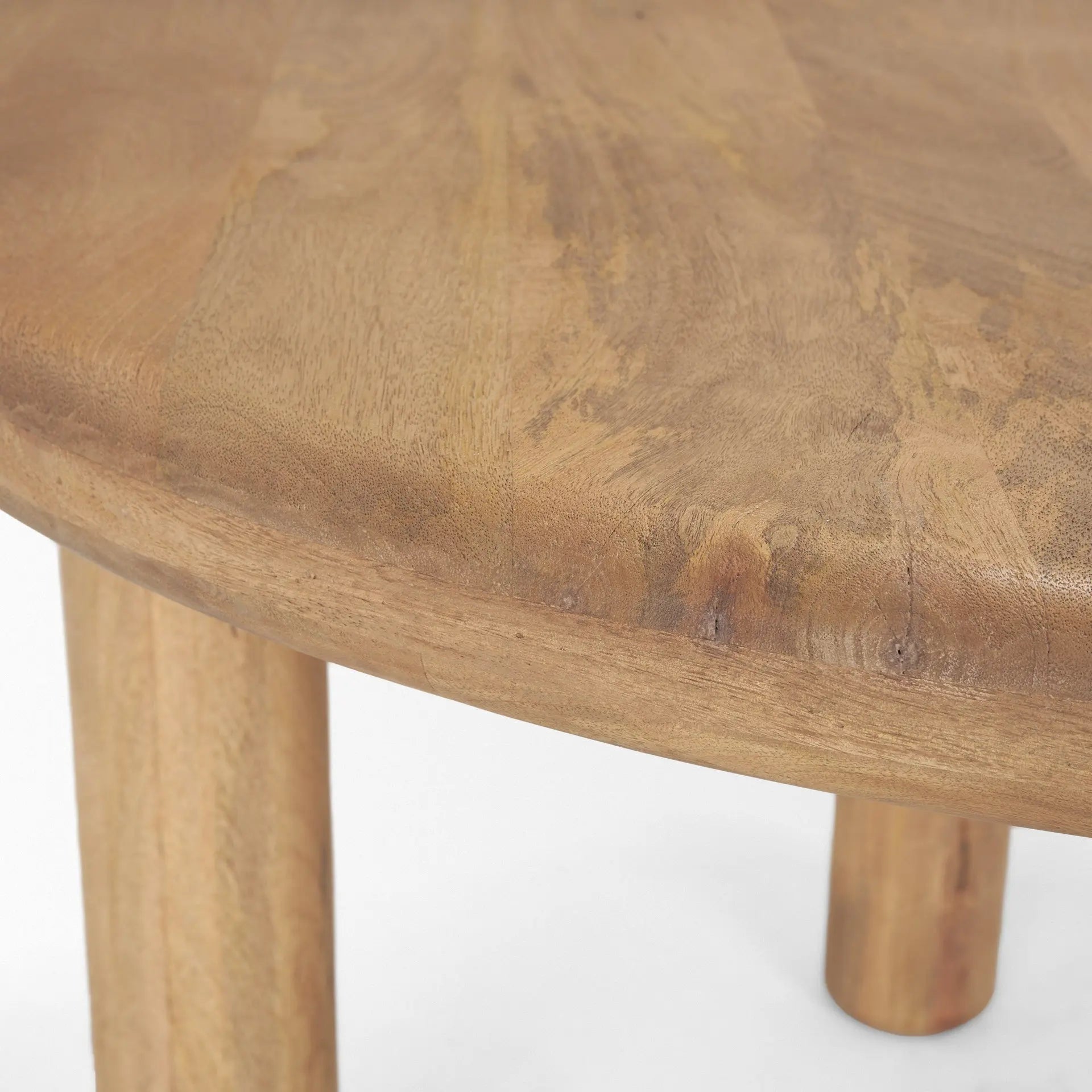 48" Brown Solid Wood Round Top Dining Table Homeroots Kitchen & Dining