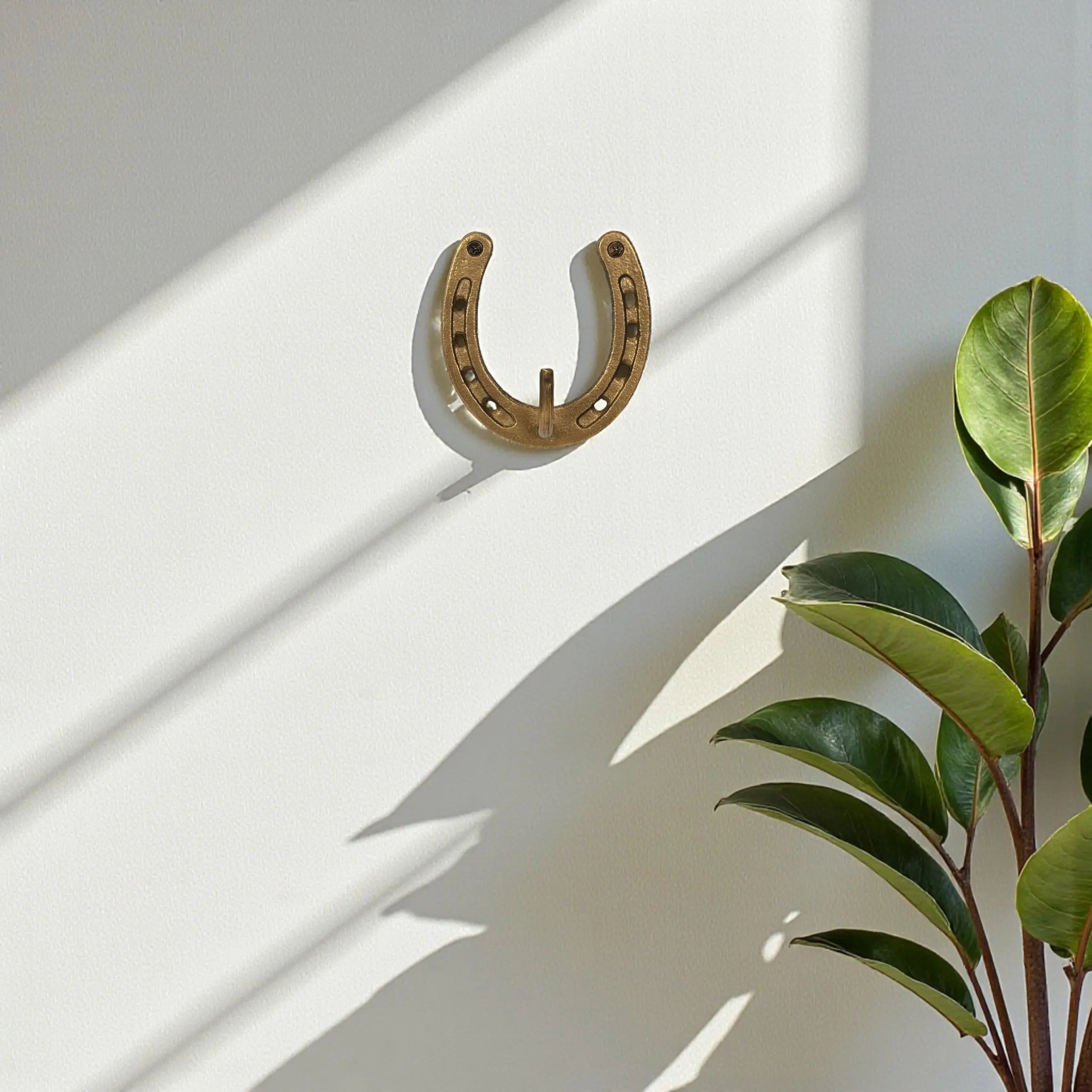 4" Antiqued Gold Cast Iron Horseshoe Wall Hook Homeroots Organization