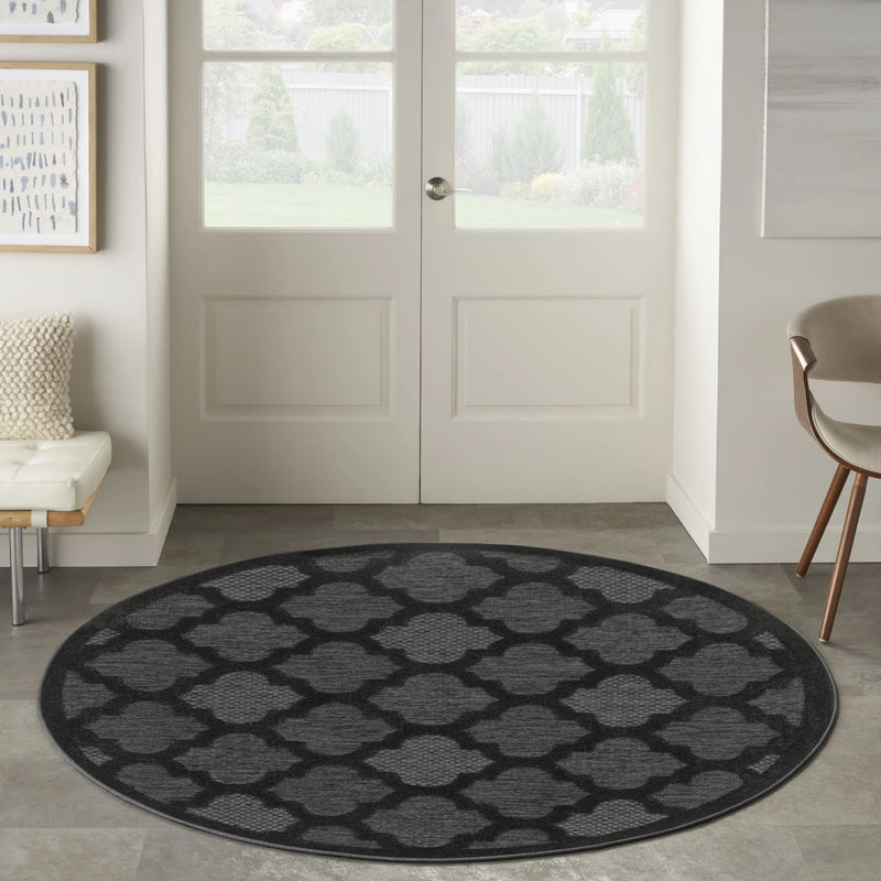 4' Charcoal And Black Round Trellis Indoor Outdoor Area Rug Homeroots Outdoor